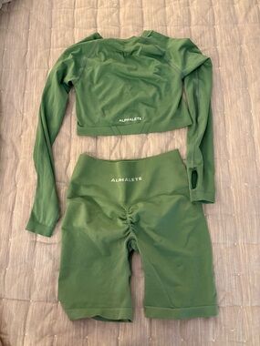 Alphalete Green High-Waist Scrunch Bike Shorts